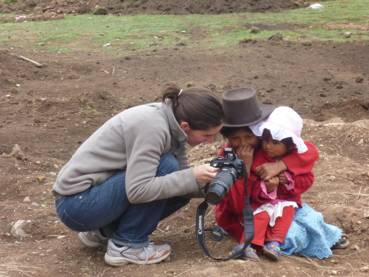 El Programa de Asistentes Junior en el mundo y en el Perú