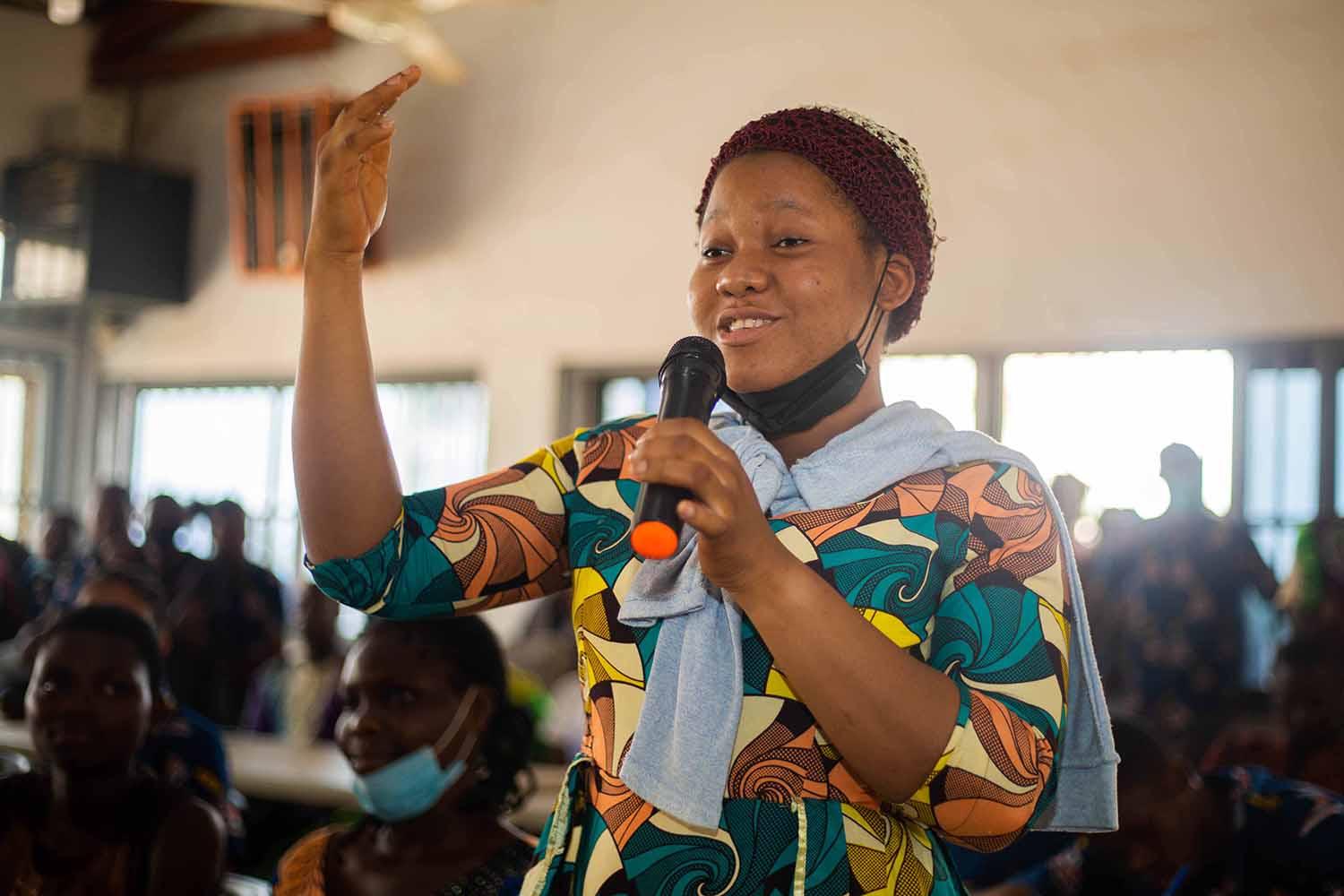 Au Bénin, grâce à Enabel, les étudiants découvrent les corps de métier à la Police et s’y intéressent !