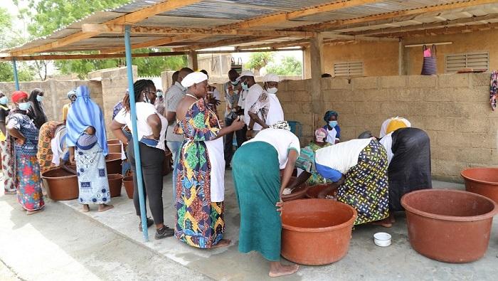 Des équipements de production et de transformation subventionnés par Enabel permettent à des Coopératives agricoles de la région Centre-Est du Burkina