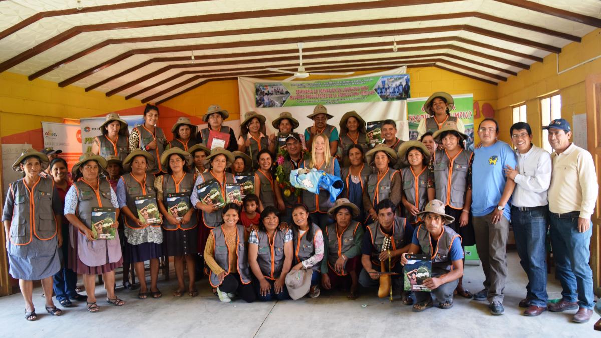 FORTALECIENDO LIDERAZGOS EN PRODUCTORAS Y PRODUCTORES DE LA AGRICULTURA FAMILIAR