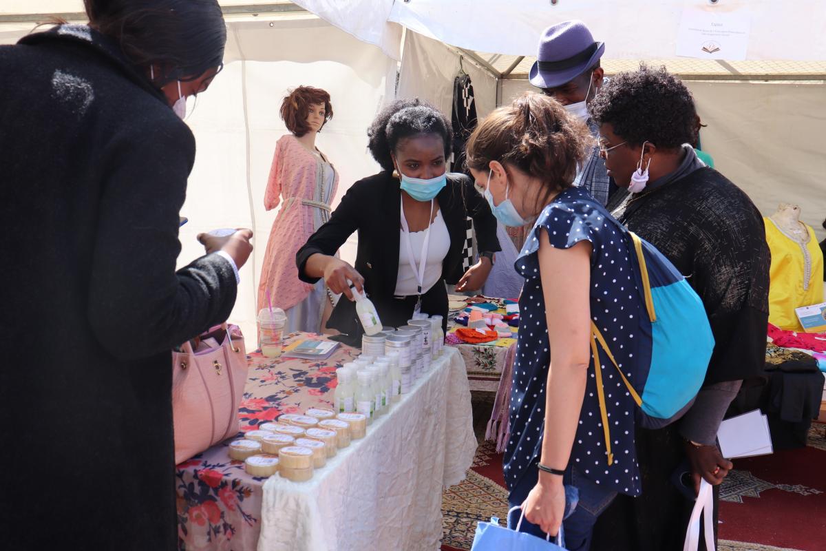 Le leadership féminin au cœur de l’entreprenariat : des femmes entrepreneuses migrantes accompagnées dans le cadre du projet Amuddu présentent leurs a