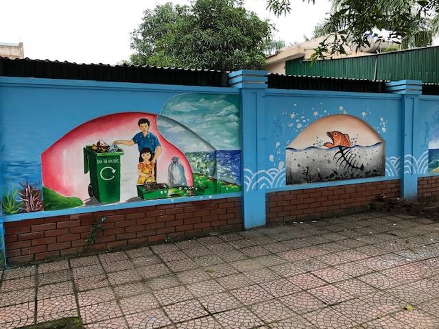 Youth Union in Cuo Lo town created fine interactive mural on environmental protection